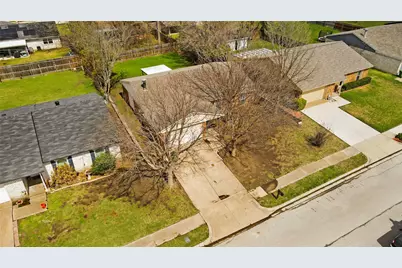 7437 Sandhurst Lane S, North Richland Hills, TX 76182 - Photo 6