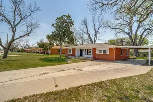 820 N Harbin Dr, Stephenville, TX 76401 - Photo 22