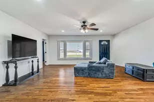 820 N Harbin Dr, Stephenville, TX 76401 - Photo 6