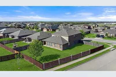 424 Eureka Court, Burleson, TX 76028 - Photo 6