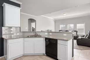 424 Eureka Ct, Burleson, TX 76028 - Photo 10