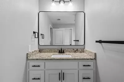 107 W Avenue F, Valley Mills, TX 76689 - Photo 18