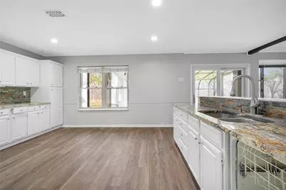 125 Redwood Drive, Highland Village, TX 75077 - Photo 12