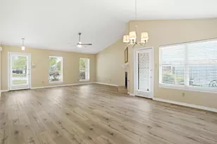 605 Drexel Dr, Grapevine, TX 76051 - Photo 2