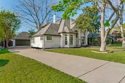 2901 Woodland Hills Drive, Grapevine, TX 76051 - Photo 2