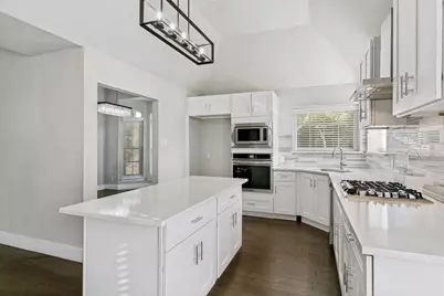 2901 Woodland Hills Drive, Grapevine, TX 76051 - Photo 8