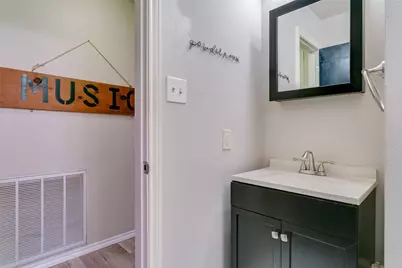 2534 Briardale Drive, Carrollton, TX 75006 - Photo 16