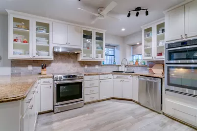 2534 Briardale Drive, Carrollton, TX 75006 - Photo 10