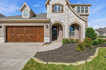 300 Ben Thomas Street, Burleson, TX 76028 - Photo 4