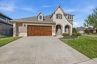 300 Ben Thomas St, Burleson, TX 76028 - Photo 2