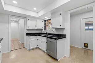 3405 Hacienda Cir, Irving, TX 75062 - Photo 6