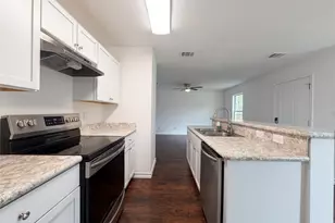 1716 Birdell St, Fort Worth, TX 76105 - Photo 2