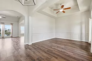 105 Devonshire Dr, Waxahachie, TX 75167 - Photo 4