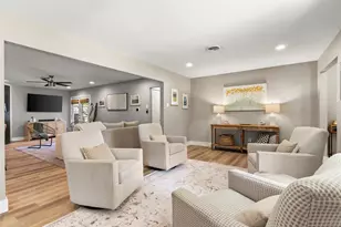 10647 Chesterton Dr, Dallas, TX 75238 - Photo 22