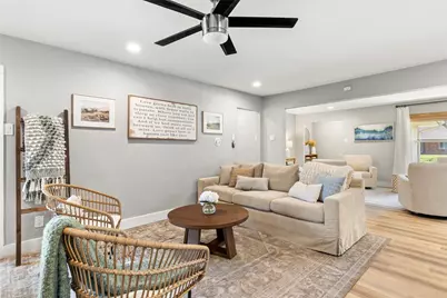 10647 Chesterton Drive, Dallas, TX 75238 - Photo 16