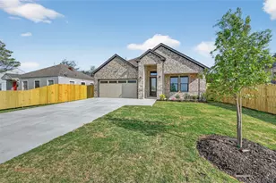 1930 Houston St, Grand Prairie, TX 75050 - Photo 2