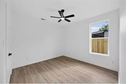 1930 Houston Street, Grand Prairie, TX 75050 - Photo 12