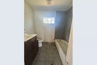 1201 E Davis Avenue, Fort Worth, TX 76104 - Photo 4