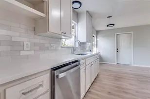 2320 Muret St, Irving, TX 75062 - Photo 6