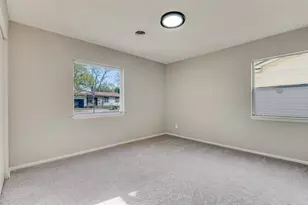 2320 Muret St, Irving, TX 75062 - Photo 8