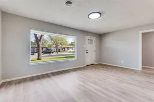 2320 Muret St, Irving, TX 75062 - Photo 2