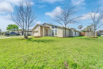 6800 Eagle Rock Drive, Fort Worth, TX 76133 - Photo 2