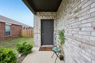 1927 Churchill Downs Dr, Seagoville, TX 75159 - Photo 4