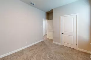 225 Drumcliffe Dr, Fort Worth, TX 76052 - Photo 14