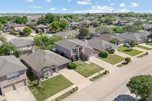 1017 Grand Central Pkwy, Saginaw, TX 76131 - Photo 26