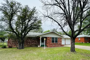 1138 Usher St, Benbrook, TX 76126 - Photo 2