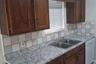 1100 Maple View Dr, Arlington, TX 76018 - Photo 6