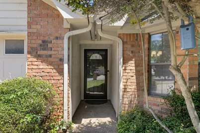 3921 Wentworth Drive, Arlington, TX 76001 - Photo 2