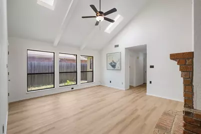 3921 Wentworth Drive, Arlington, TX 76001 - Photo 8