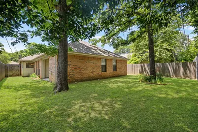 3921 Wentworth Drive, Arlington, TX 76001 - Photo 20
