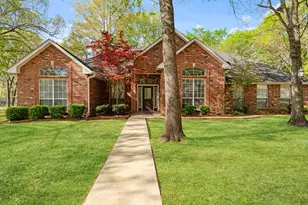 231 Oak Hill Dr, Powderly, TX 75473 - Photo 1