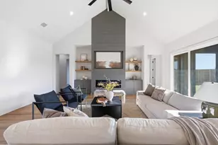 449 Whispering Wy, Red Oak, TX 75154 - Photo 2