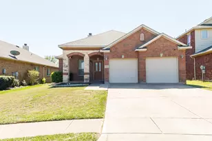 909 Grant St, Burleson, TX 76028 - Photo 1