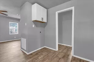 606 S Contemporary Dr, Sherman, TX 75092 - Photo 2