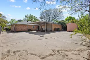 2011 Bay Oaks Dr, Arlington, TX 76012 - Photo 26