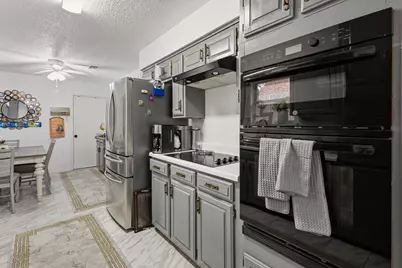 2011 Bay Oaks Drive, Arlington, TX 76012 - Photo 8