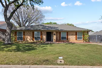 2011 Bay Oaks Drive, Arlington, TX 76012 - Photo 1