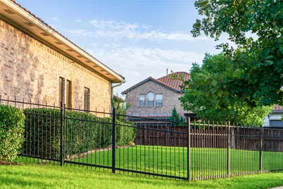 6527 Barcelona, Irving, TX 75039 - Photo 28