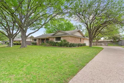 357 S Lindenwood, Hewitt, TX 76643 - Photo 6