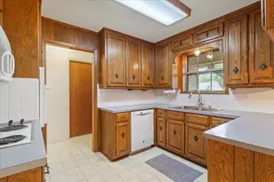 357 S Lindenwood, Hewitt, TX 76643 - Photo 16