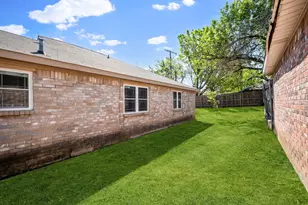 1404 Woodfern Dr, Arlington, TX 76018 - Photo 24