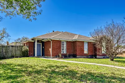 902 Teakwood Lane, DeSoto, TX 75115 - Photo 2