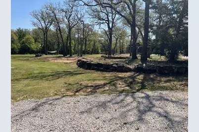 160 Oakwood Hills Drive, Paradise, TX 76073 - Photo 12