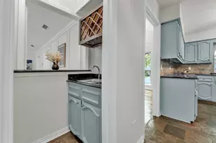 9511 Robin Meadow Dr, Dallas, TX 75243 - Photo 12