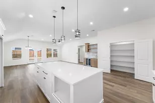 2434 Iroquois St, Dallas, TX 75212 - Photo 12