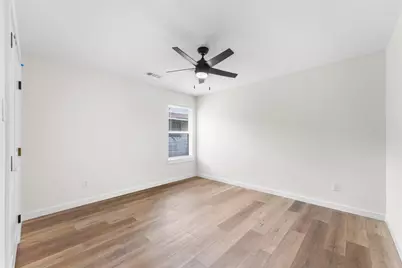 2434 Iroquois Street, Dallas, TX 75212 - Photo 26